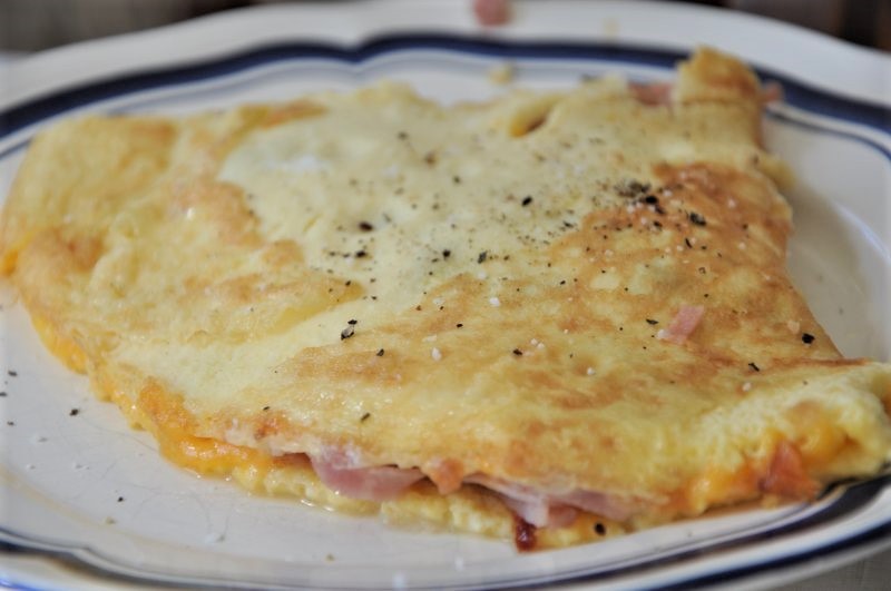 Omelet m. skinke og ost - stort